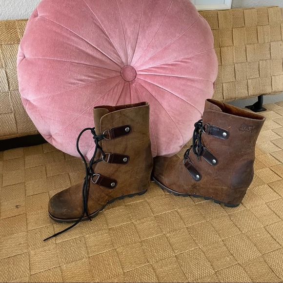 Sorel Joan of Arc I brown wedge booties 10 - Picture 2 of 7